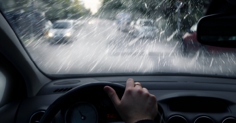 Condução em tempo de chuva - Quais os cuidados a ter?